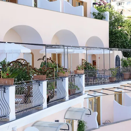 Ξενοδοχείο Conca D'oro 4*